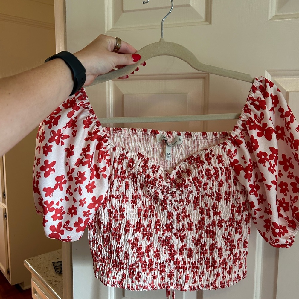 BRAND NEW! 
Versona Red and White Smocked Crop Blouse